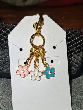 Gold Floral Keycharm